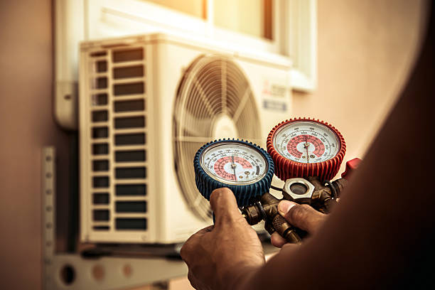 Professional Ac Installation technician working in Hamburg, AR